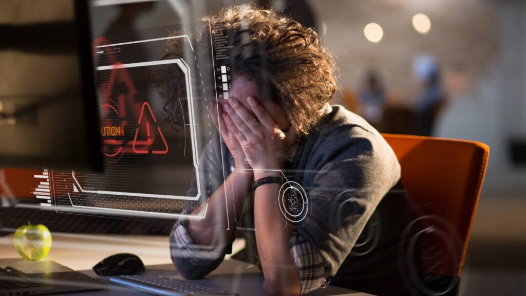 Por que falhas críticas ainda acontecem em produção