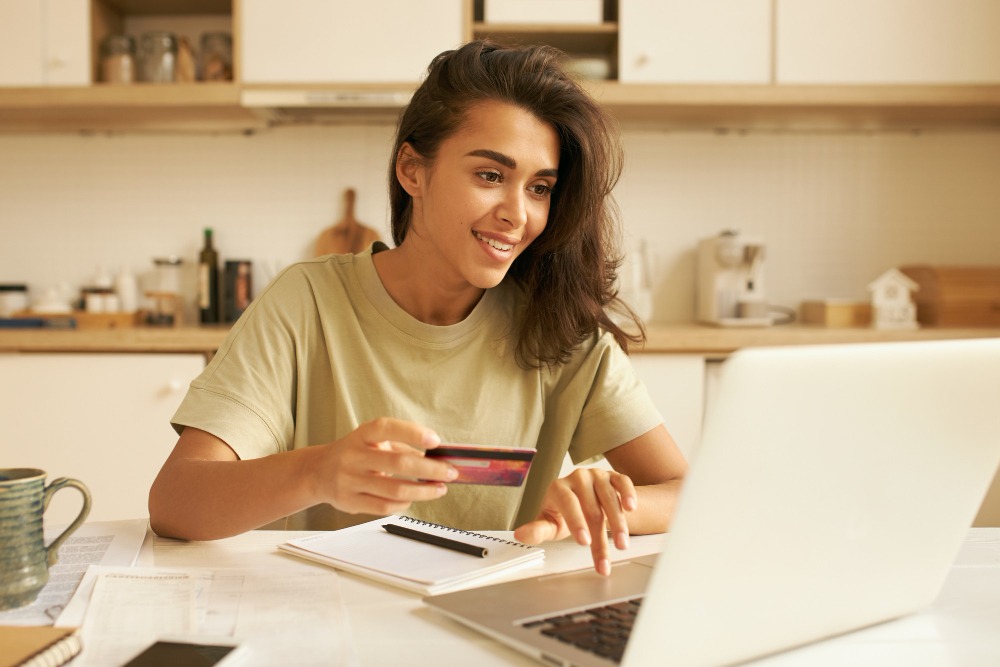 Performance de e-commerce não depende apenas da infraestrutura. Antes da Black Friday, é preciso validar demanda, jornadas críticas, integrações, capacidade e observabilidade. 
